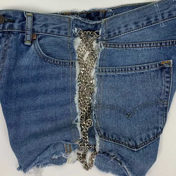 LF Furst of a Kind Vintage Upcycled Levi’s Criss Cross Side Chain Shorts 24-26 - Picture 10 of 14